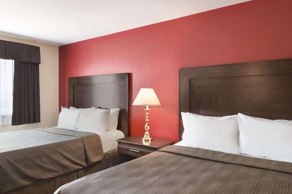 Coast Swift Current Hotel Exterior photo