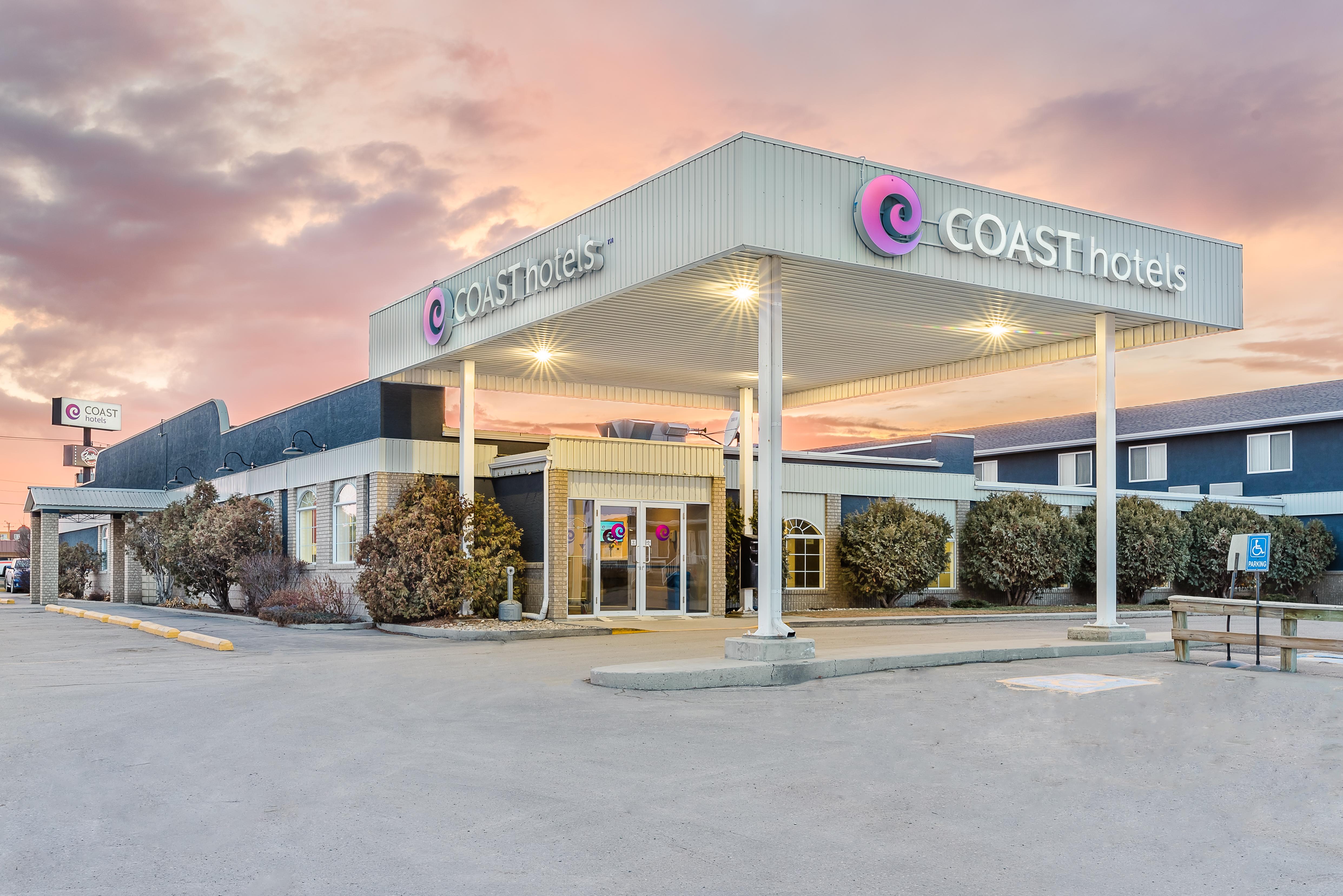 Coast Swift Current Hotel Exterior photo