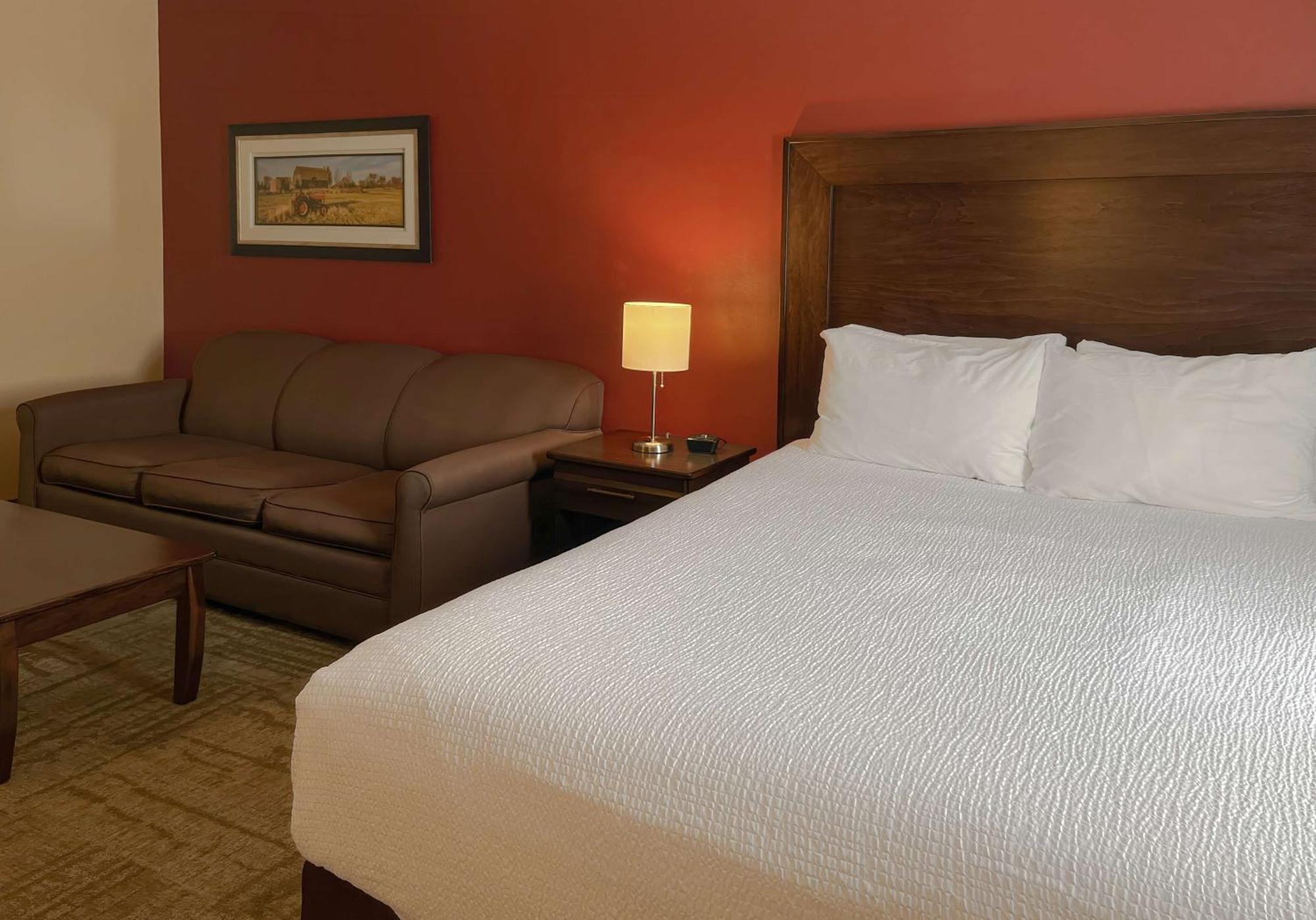 Coast Swift Current Hotel Exterior photo
